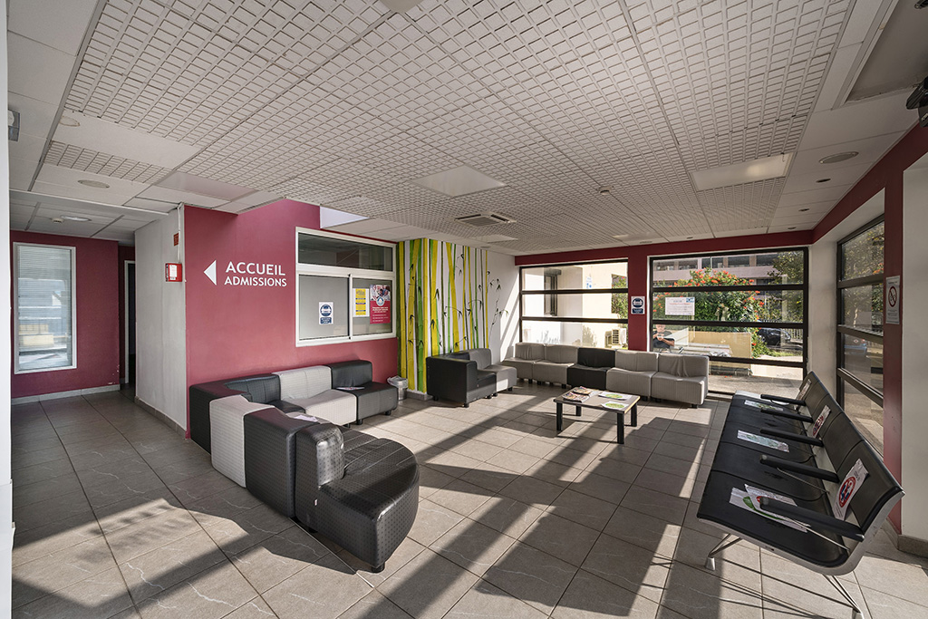 Salon d’accueil de la clinique
