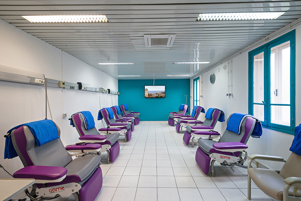 Salle de repos de l’unité ambulatoire : fauteuils