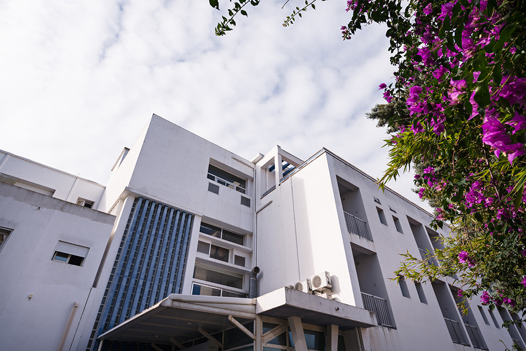 Façade de la Polyclinique Maymard