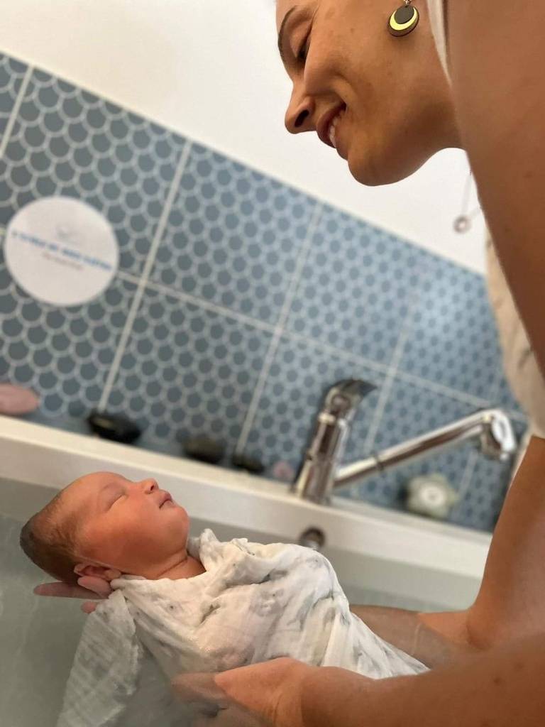 Le Thérapeutique bain bébé (TBB) : des professionnelles formées par Sonia Krief
